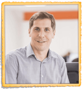 Dario Regattieri, CEO de beon. Entertainment, productor de todos los musicales, en una foto profesional que destaca su rol en la industria del entretenimiento.