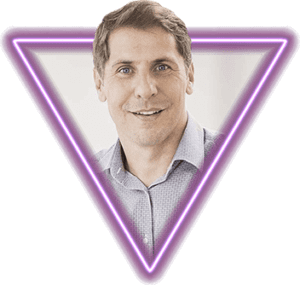 Dario Regattieri, CEO de beon. Entertainment, productor de todos los musicales, en una foto profesional que destaca su rol en la industria del entretenimiento.